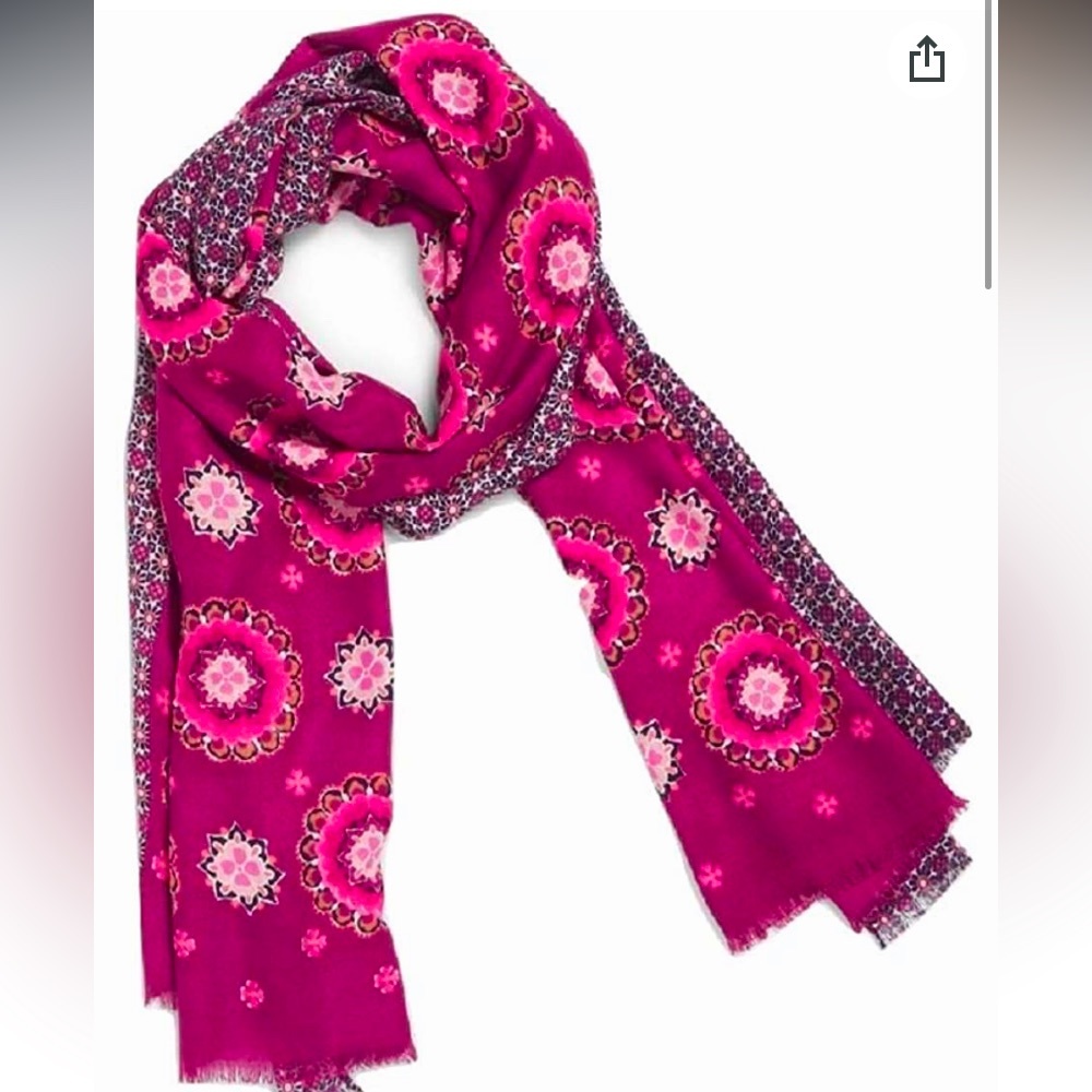 NWT Vera Bradley Soft Fringe Scarf Raspberry Medallion